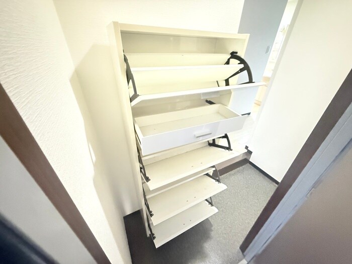 物件内観写真16　(靴箱)