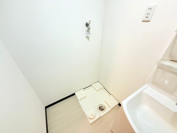 物件内観写真18　(洗濯機置場)