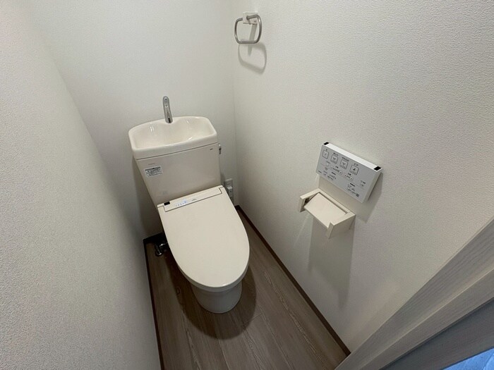 物件内観写真14　(トイレ)