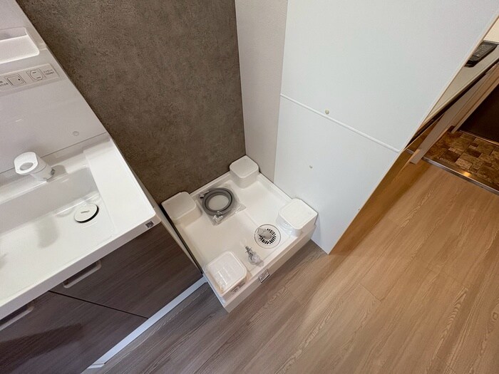 物件内観写真15　(洗濯機置場)