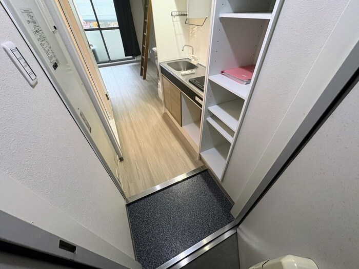 物件内観写真17　(玄関)