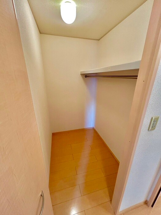 物件内観写真16　(収納)