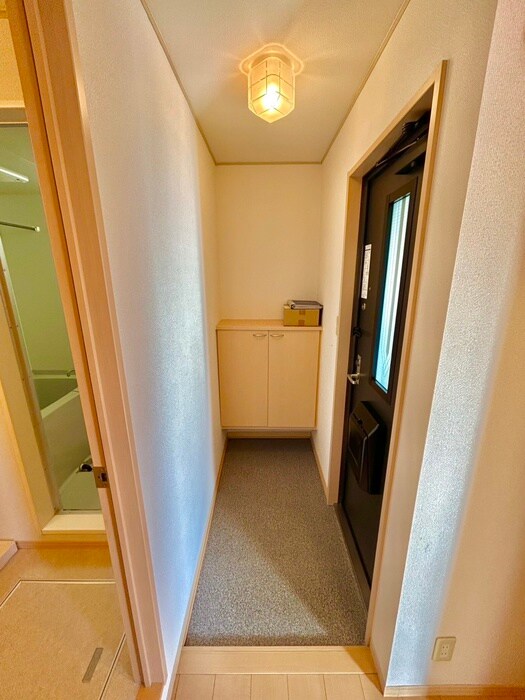 物件内観写真18　(玄関)