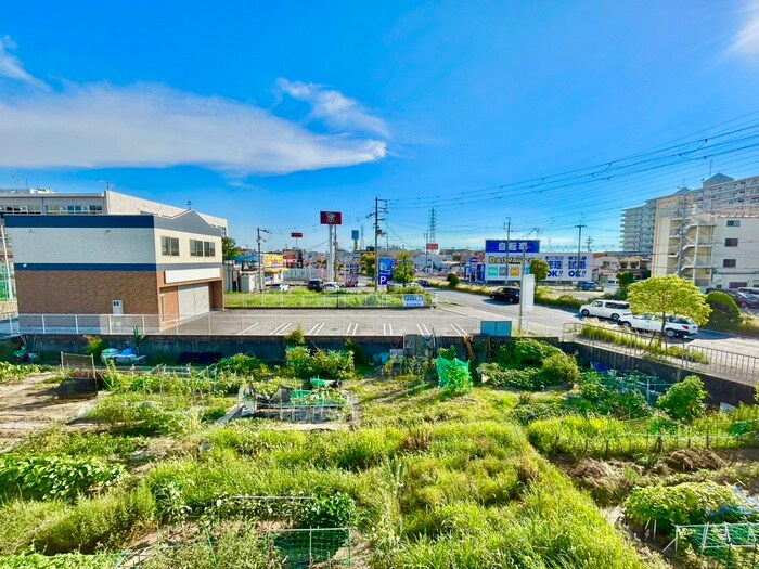 物件内観写真20　(室内からの展望)