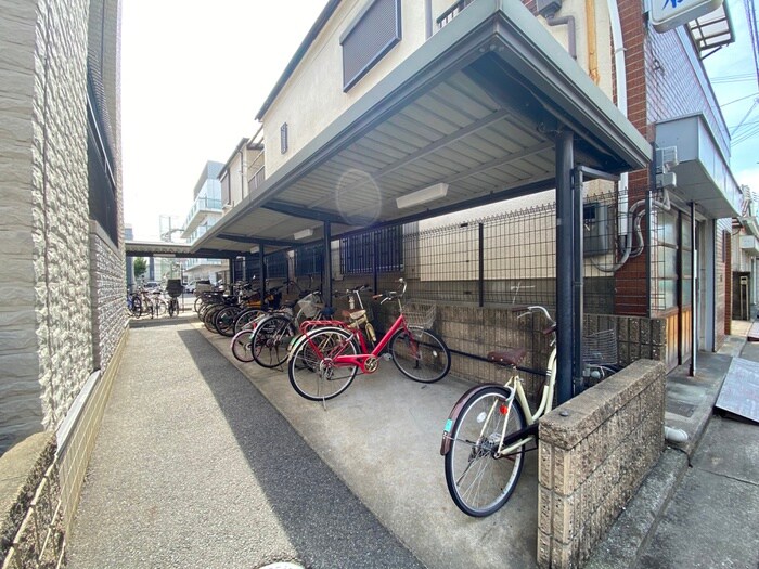 物件外観写真4　(駐輪場)