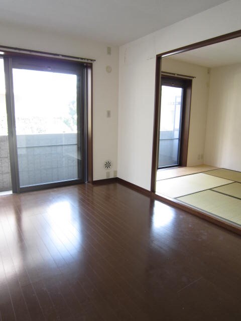 物件内観写真10　(居室)