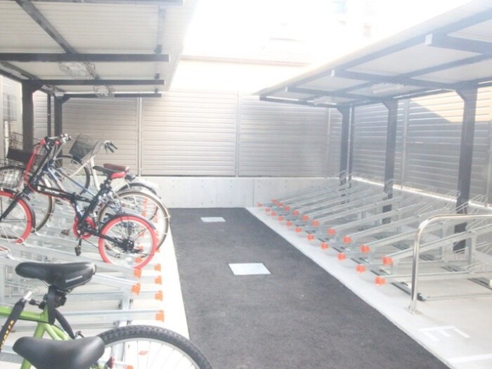 物件外観写真6　(駐輪場)