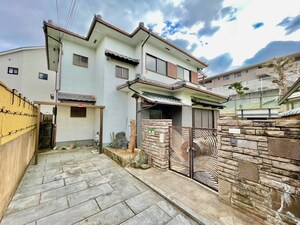 真鍋借家１１外観写真