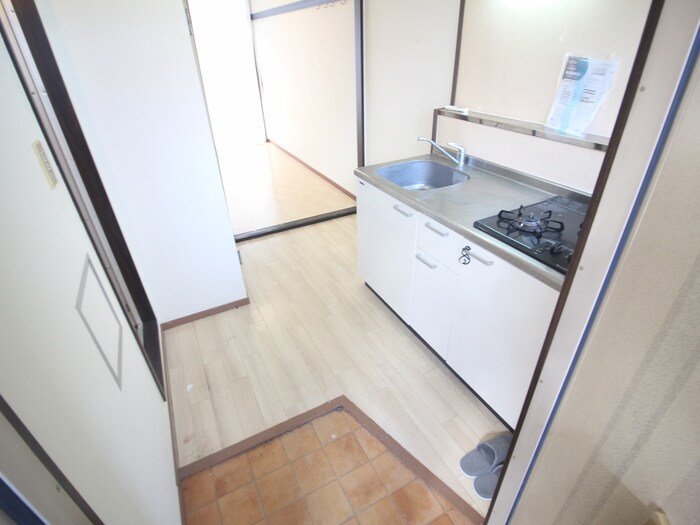 物件内観写真8　(玄関)