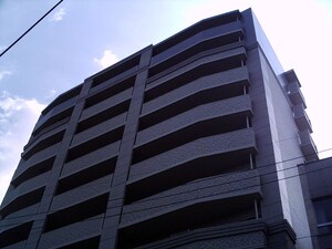 エスリ－ド八尾本町（３０１）外観写真