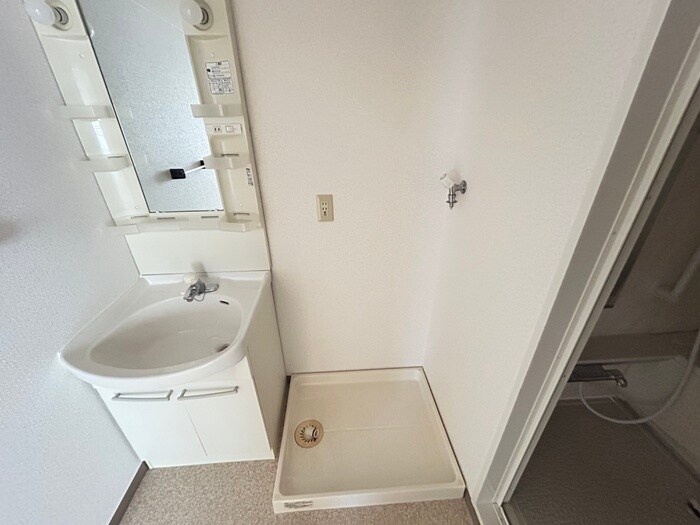 物件内観写真12　(洗濯機置場)