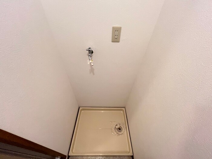 物件内観写真13　(洗濯機置場)