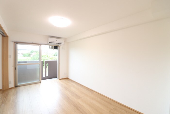 物件内観写真8　(居室)