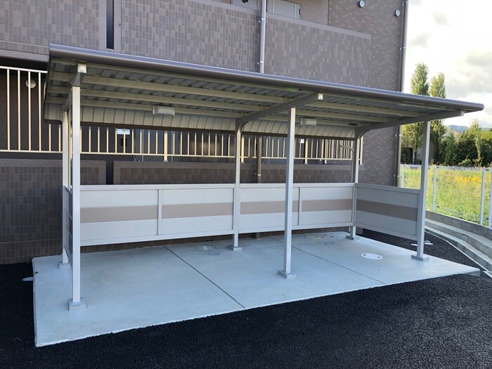 物件外観写真3　(駐輪場)