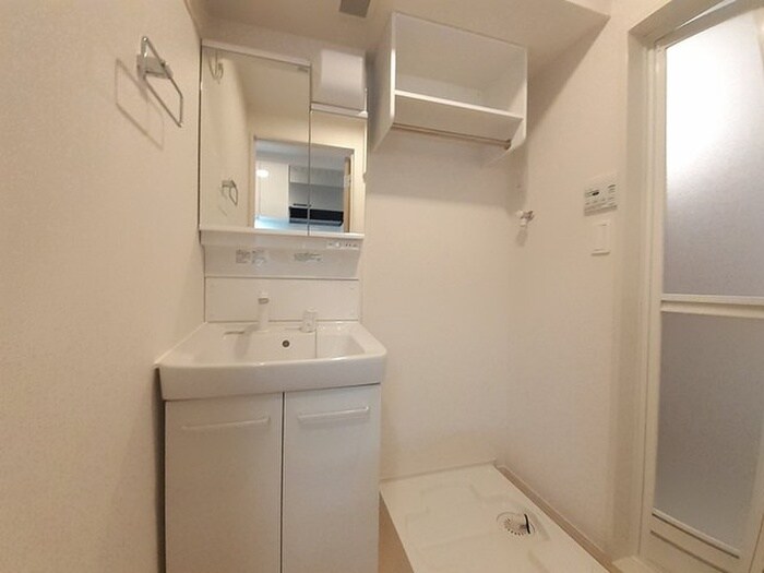 物件内観写真11　(洗濯機置場)