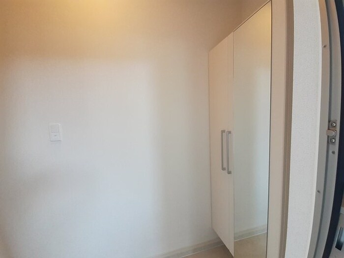 物件内観写真13　(玄関)