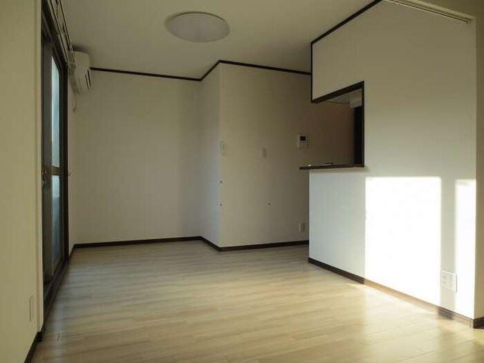 物件内観写真4　(居室)
