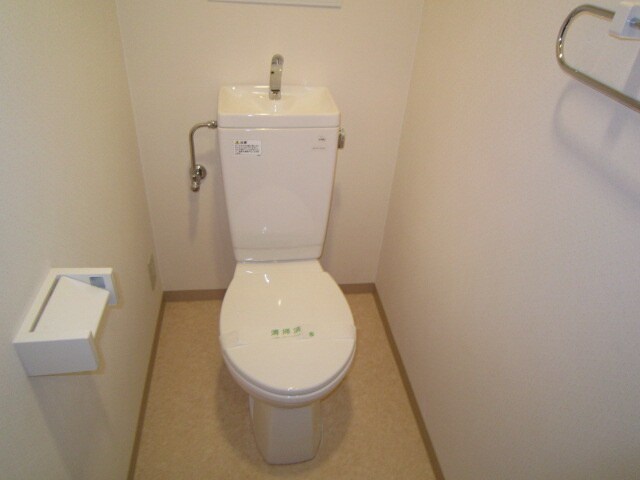 物件内観写真15　(トイレ)