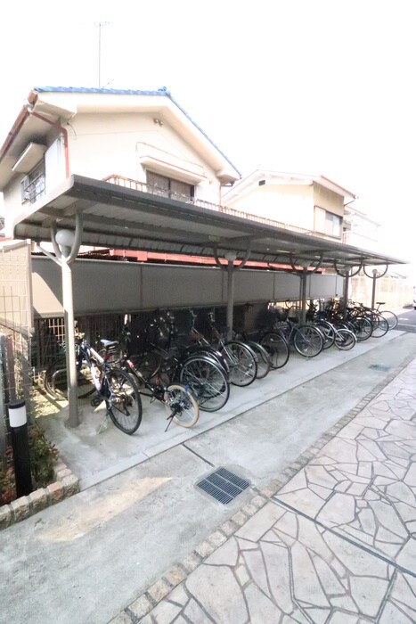 物件外観写真3　(駐輪場)