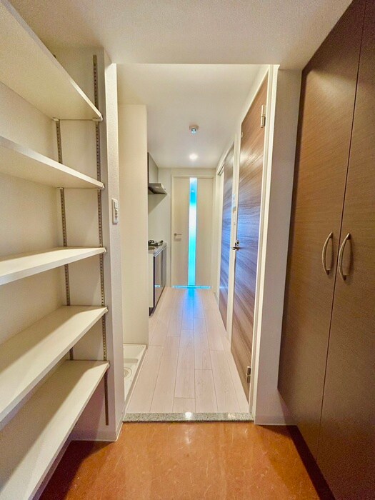 物件内観写真12　(玄関)