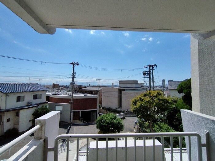 物件内観写真16　(室内からの展望)