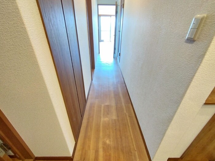 物件内観写真18　(廊下)