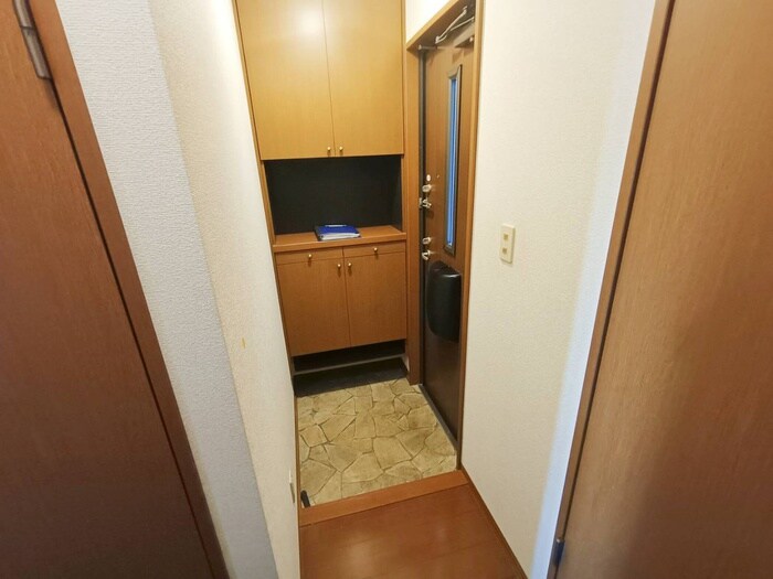 物件内観写真16　(玄関)