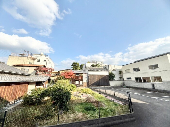 物件内観写真22　(室内からの展望)