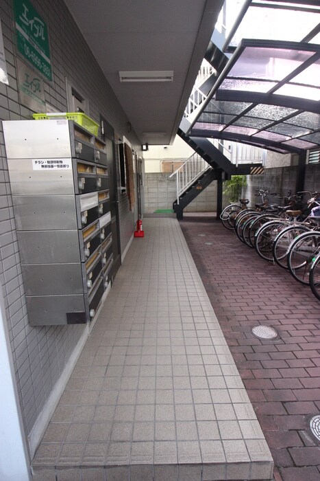 物件外観写真5　(駐輪場)