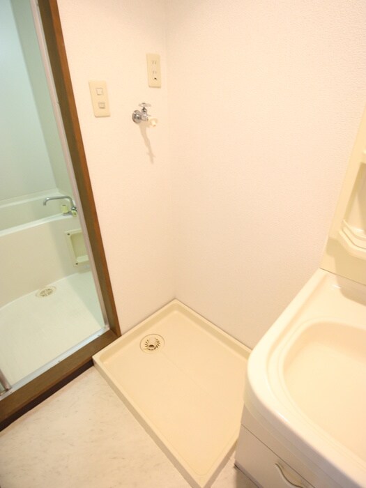 物件内観写真13　(洗濯機置場)