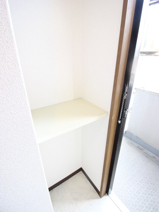 物件内観写真18　(玄関)