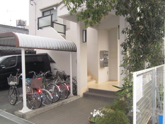 物件外観写真5　(駐輪場)