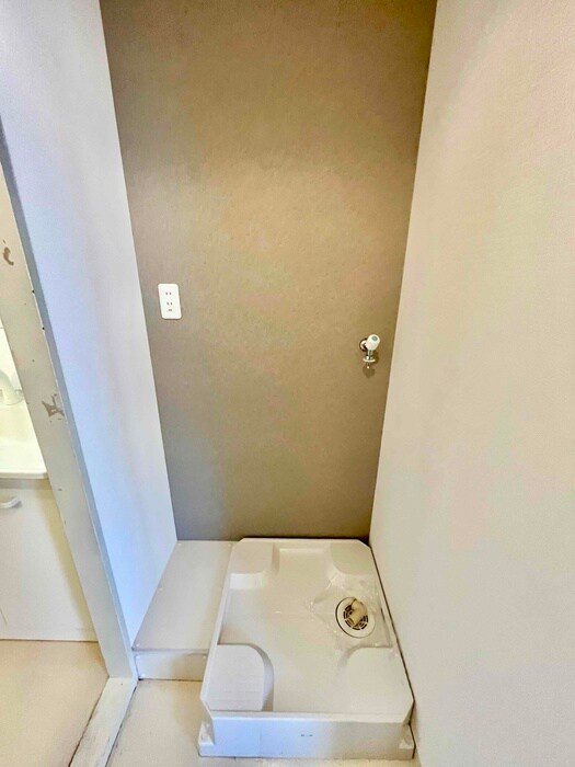 物件内観写真11　(洗濯機置場)