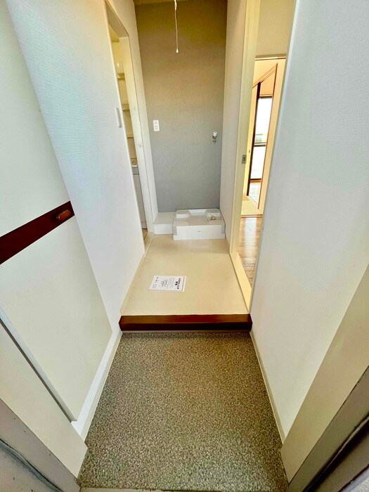 物件内観写真16　(玄関)