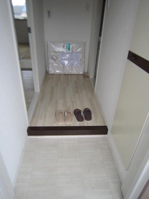 物件内観写真17　(玄関)