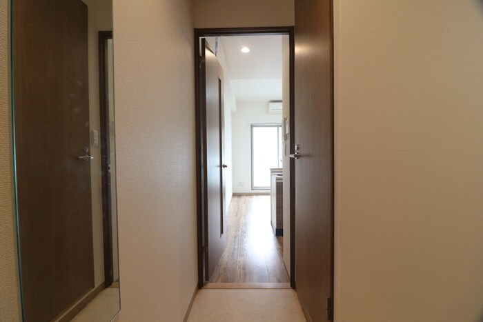 物件内観写真18　(玄関)