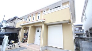 高槻西町メゾネット外観写真