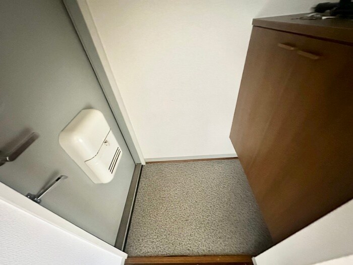 物件内観写真17　(玄関)