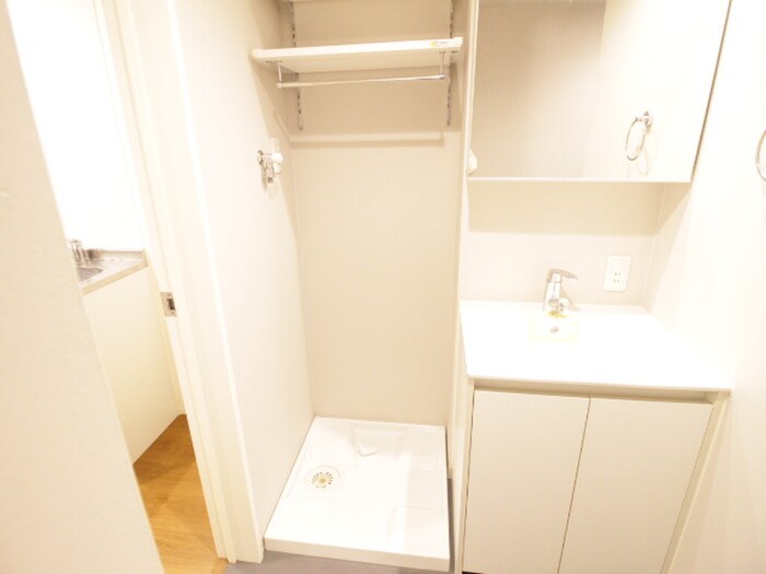 物件内観写真11　(洗濯機置場)