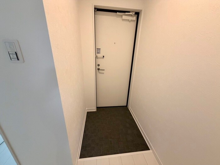 物件内観写真12　(玄関)