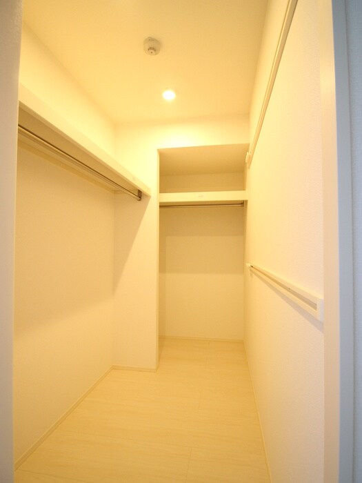 物件内観写真16　(収納)