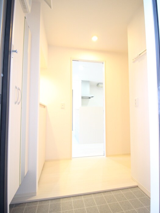 物件内観写真17　(玄関)