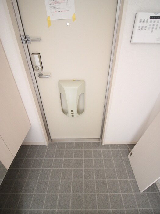 物件内観写真19　(玄関)