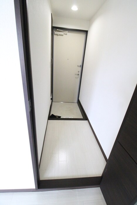 物件内観写真12　(玄関)
