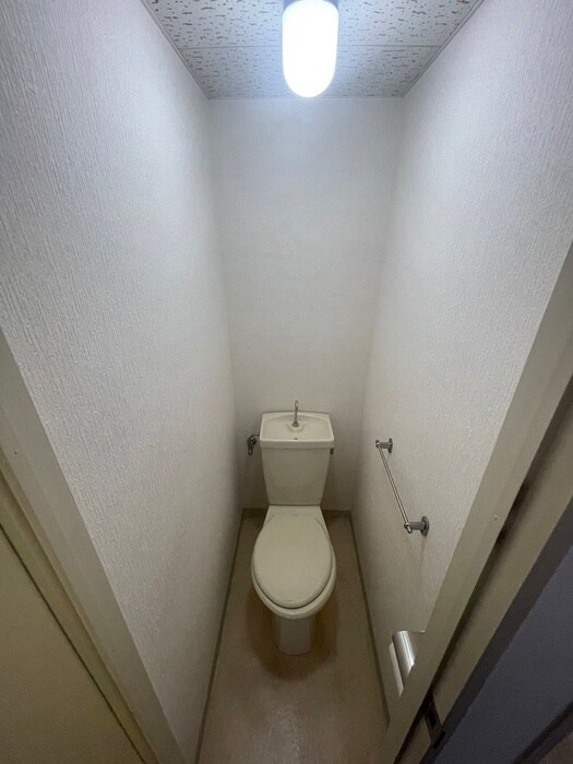 物件内観写真8　(トイレ)