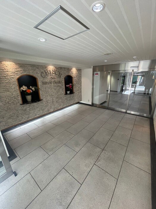 物件外観写真4　(エントランス部分)