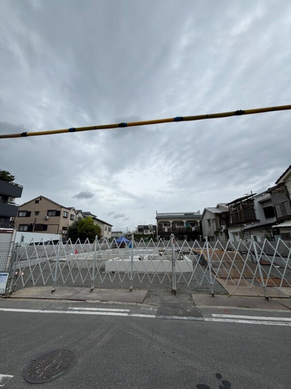 建築中