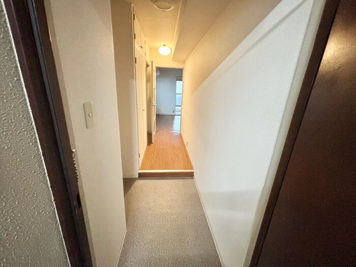 物件内観写真7　(玄関)