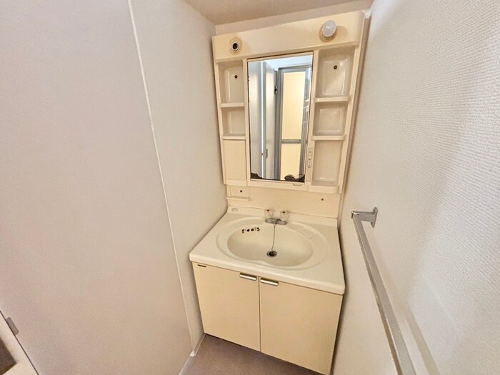 物件内観写真11　(洗面)