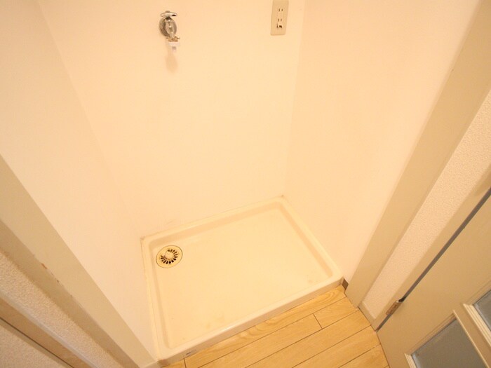 物件内観写真14　(洗濯機置場)